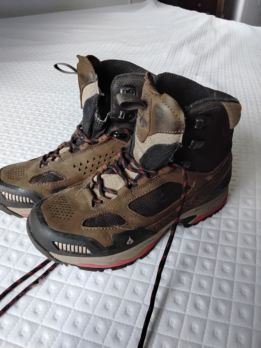 Vasque Mens 8.5 Hiking Boots